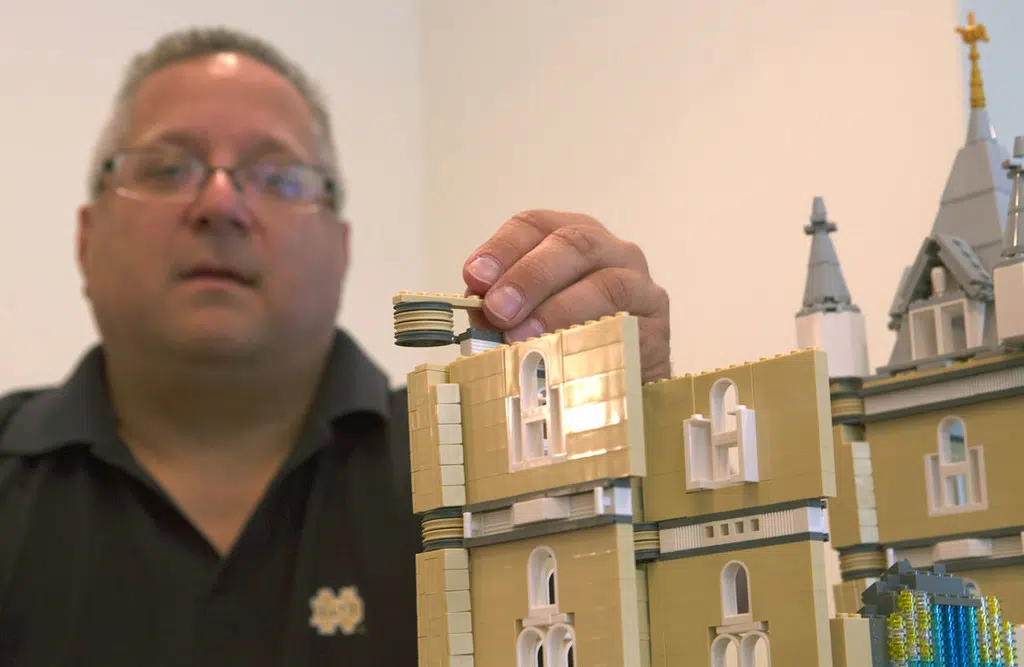 tage medicin give vejledning Pennsylvania priest builds ministry one Lego at a time - Arlington Catholic  Herald