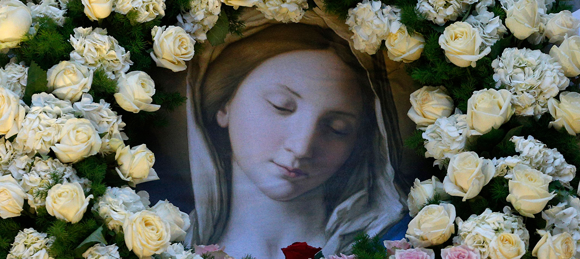 In early morning darkness, pope pays tribute to Immaculate Conception - Arlington Catholic Herald In early morning darkness, pope pays tribute to Immaculate Conception - Arlington Catholic Herald