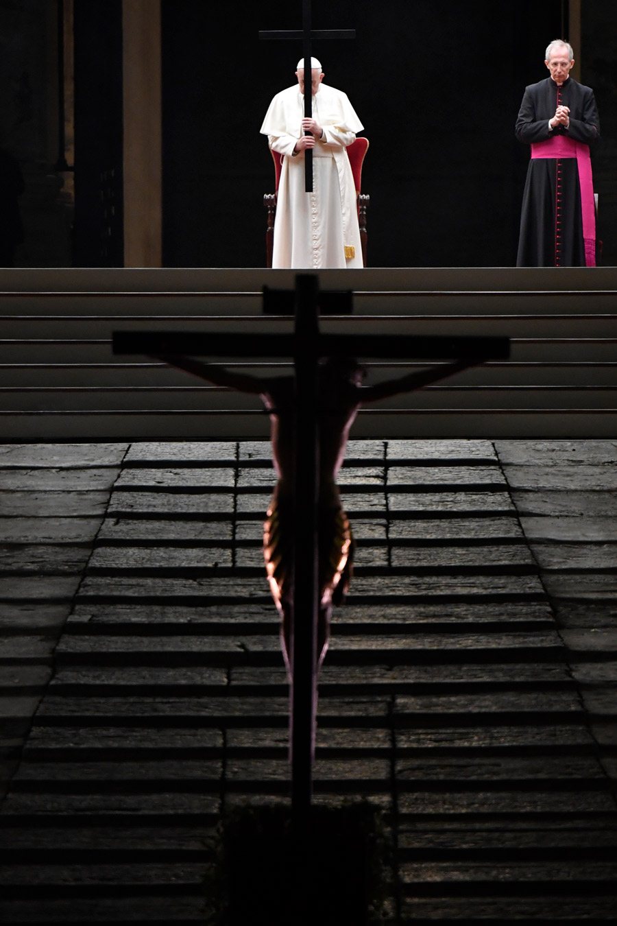 pope via crucis 2020 pope via crucis 2020